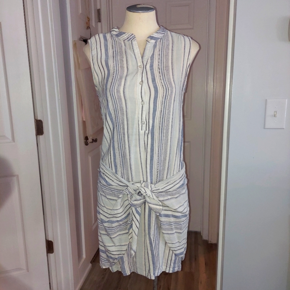 Drew Wrap Around Dress Blue and White V-neck Size Medium